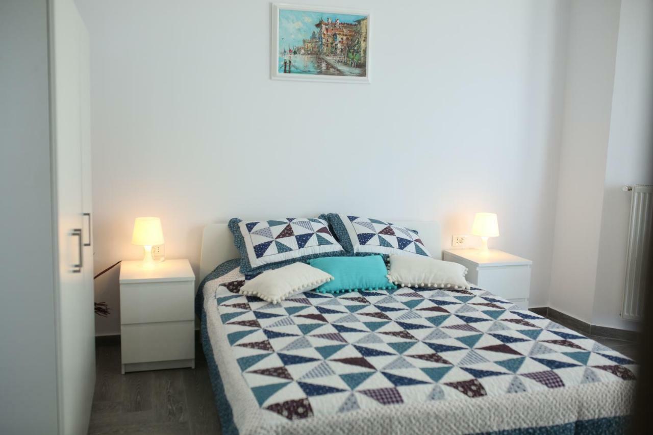 Alexandra Soleil Apartment Năvodari Buitenkant foto